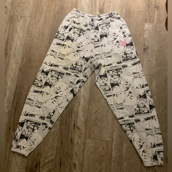 Playboy Sweatpants, Size medium but can be tightened or loosened by the strings - Picture 3 of 5